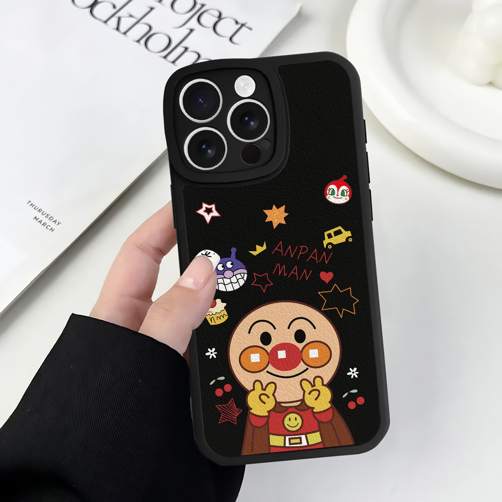 （画像用） アンパンマン Anpanman 【iPhone 16シリーズ対応】シリコンスマホケース（レザー調） 材質：シリコン